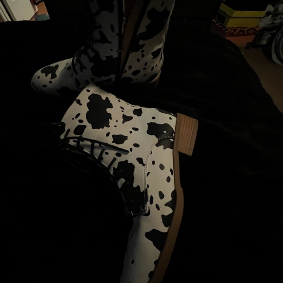 Cow Print Lace-Up Boots - Picture 4 of 4